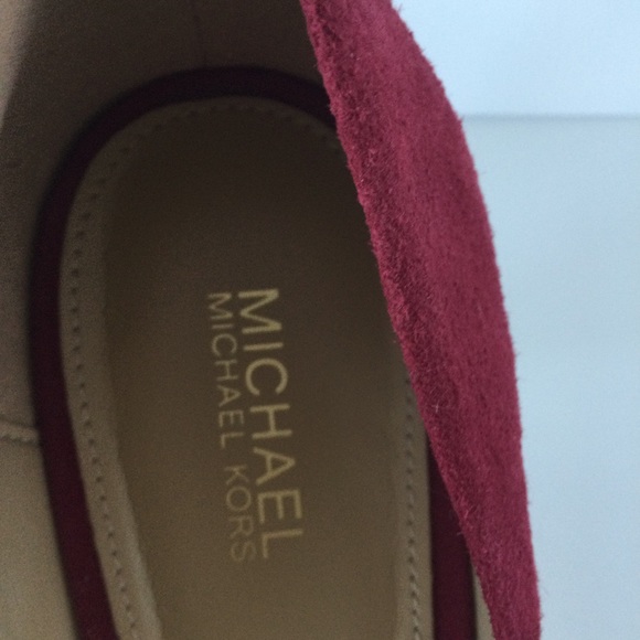 Michael Kors Red Tone Dorothy Flex Pump Heels Size 8 Suede Party Pointy - Picture 8 of 12